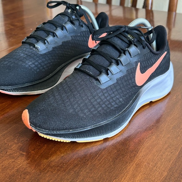 Nike Air Zoom Pegasus Men's 9 Black Bright Mango Sneaker 2020  BQ9646-010 - Picture 7 of 11